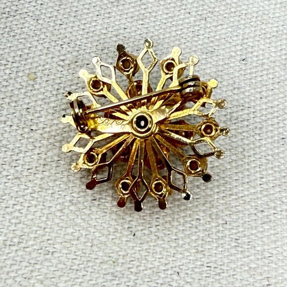 Vintage‎ Coro Starburst Brooch MCM Faux Pearl Gold Tone Signed Mid-Century - Picture 8 of 9